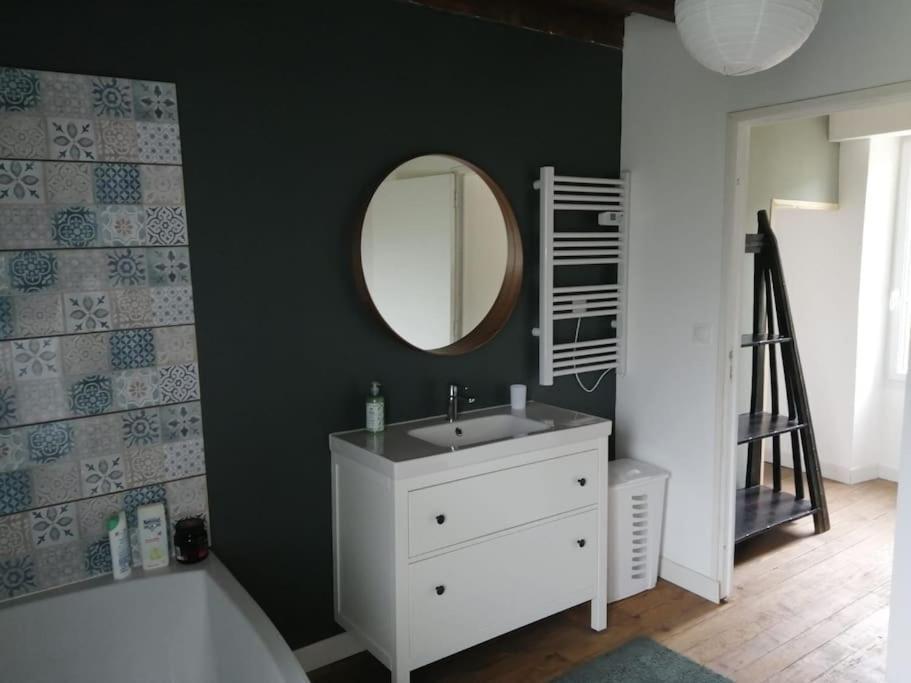 Jolie Maison En Pierre Proche Centre-ville Holiday home *